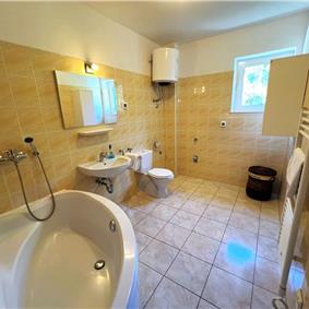 9 Bedroom Villa with Pool and Sea Views in Cavtat, sleeps 18